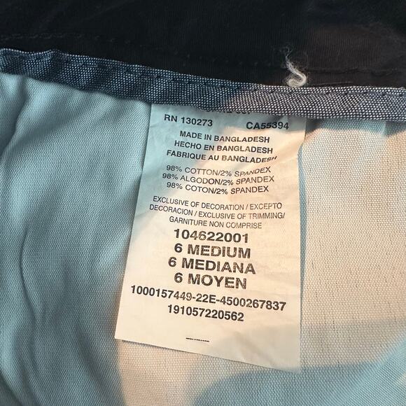 Lee Women’s Regular Fit 5” Inseam Size Medium Black Mid Rise US 6 - Picture 6 of 8